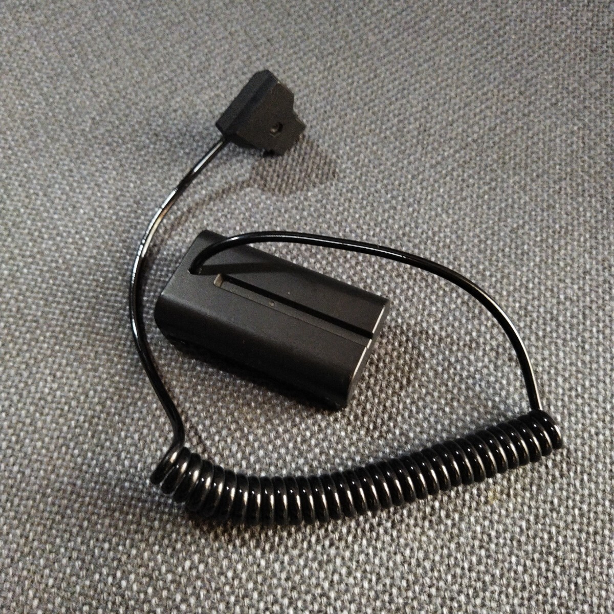 D-tap -SONY NP用ダミーバッテリー