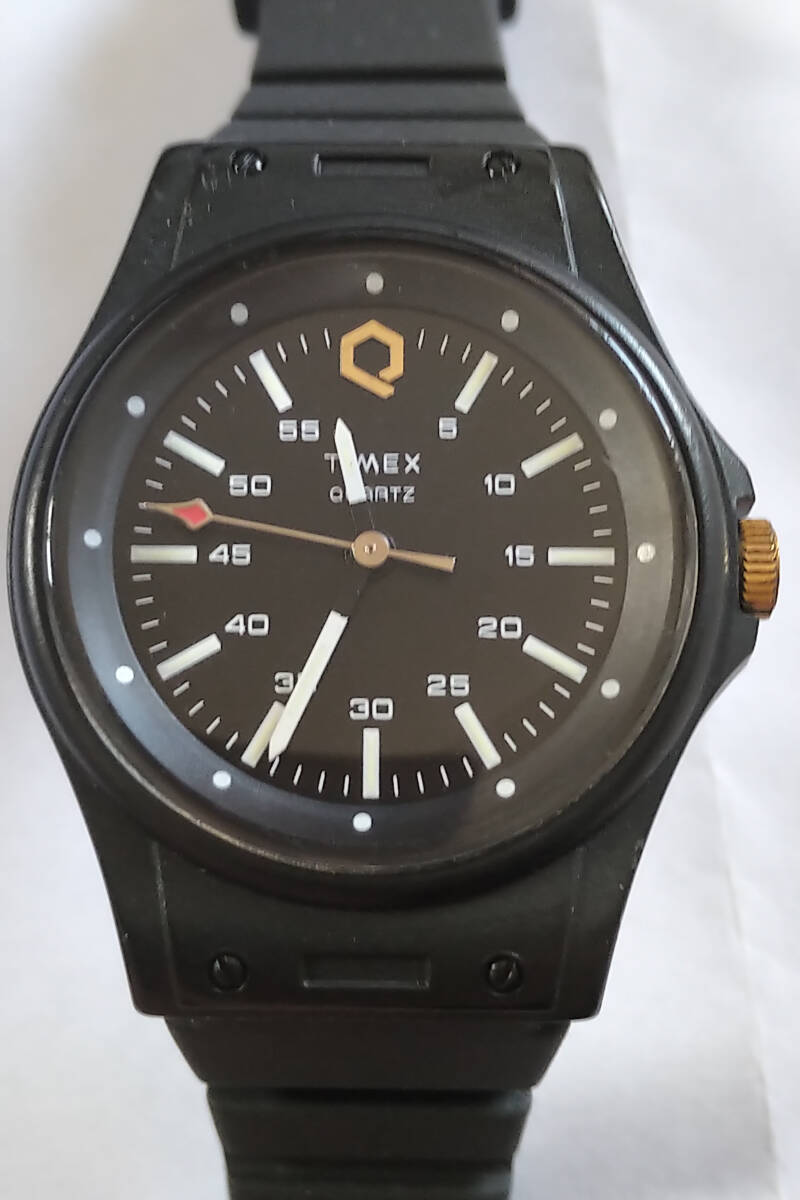 タイメックス TIMEX Q quartz 電池ベルト新品交換済み 34mm 80年代 カッコいい 当時モノ 美品 アナログ