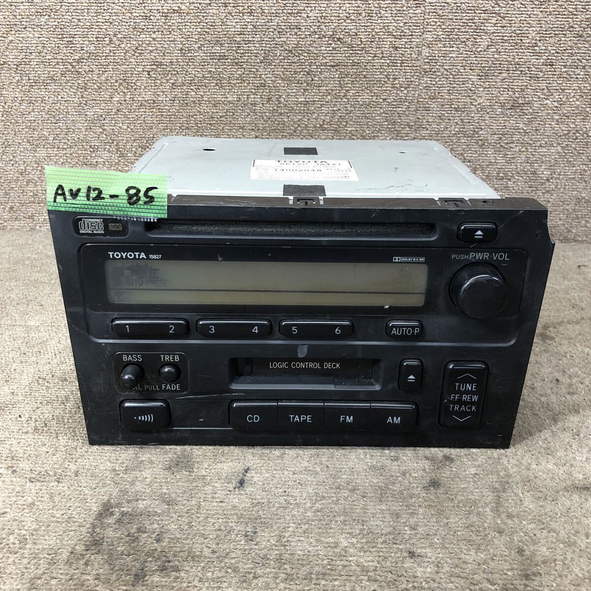 AV12-85 激安 カーステレオ トヨタ純正 15827 クラウン マジェスタ 86120-3A421 121000-8110B101 CD カセット プレーヤー 通電未確認 junk