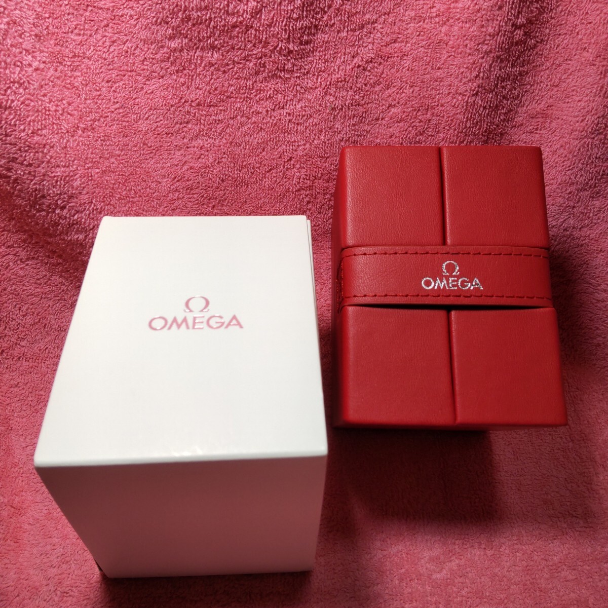 OMEGA Ω オメガ 時計 ケース 携帯 ポーチ ソフト 箱 ボックス BOX 保護 収納 持運び トラベル 赤 red 非売品 観音開き type 未使用 03