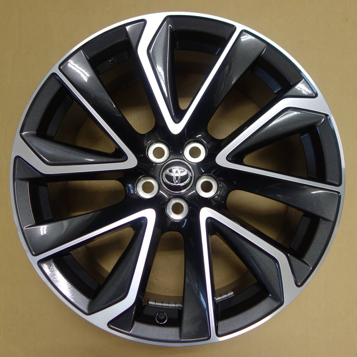 ★2025年11月納車・送料1300円～ 納車・新車外し トヨタ カローラスポーツ GZ 純正 18インチ アルミホイール 1本 送料安い ④