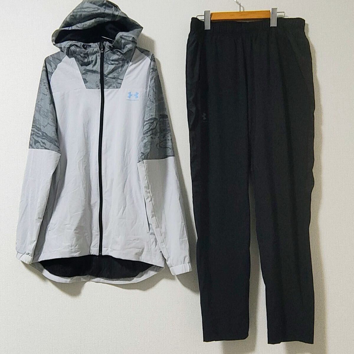 【美品　XL】UNDER ARMOUR 裏地有　ウインドブレーカー 上下セット アンダーアーマー　防風 防寒 トレーニングウェア 冬用　フード付き