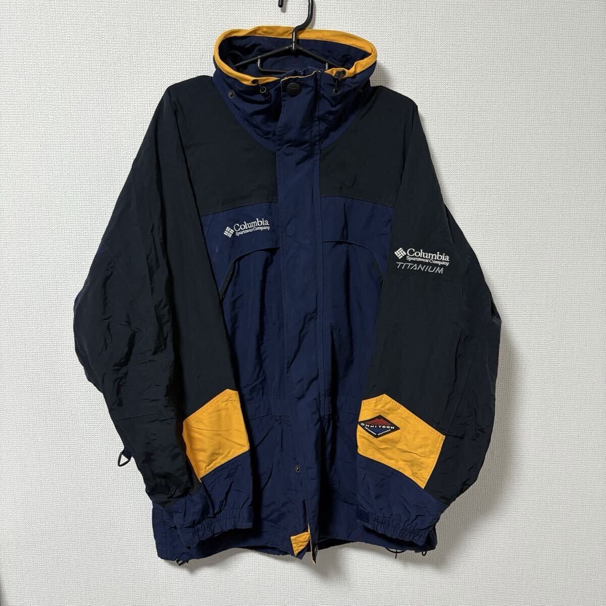 【人気】Columbia OMNITECH ジャケット ネイビー　イエロー　L 防寒 防風 冬用 コロンビア マウンテンジャケット　アウトドア　