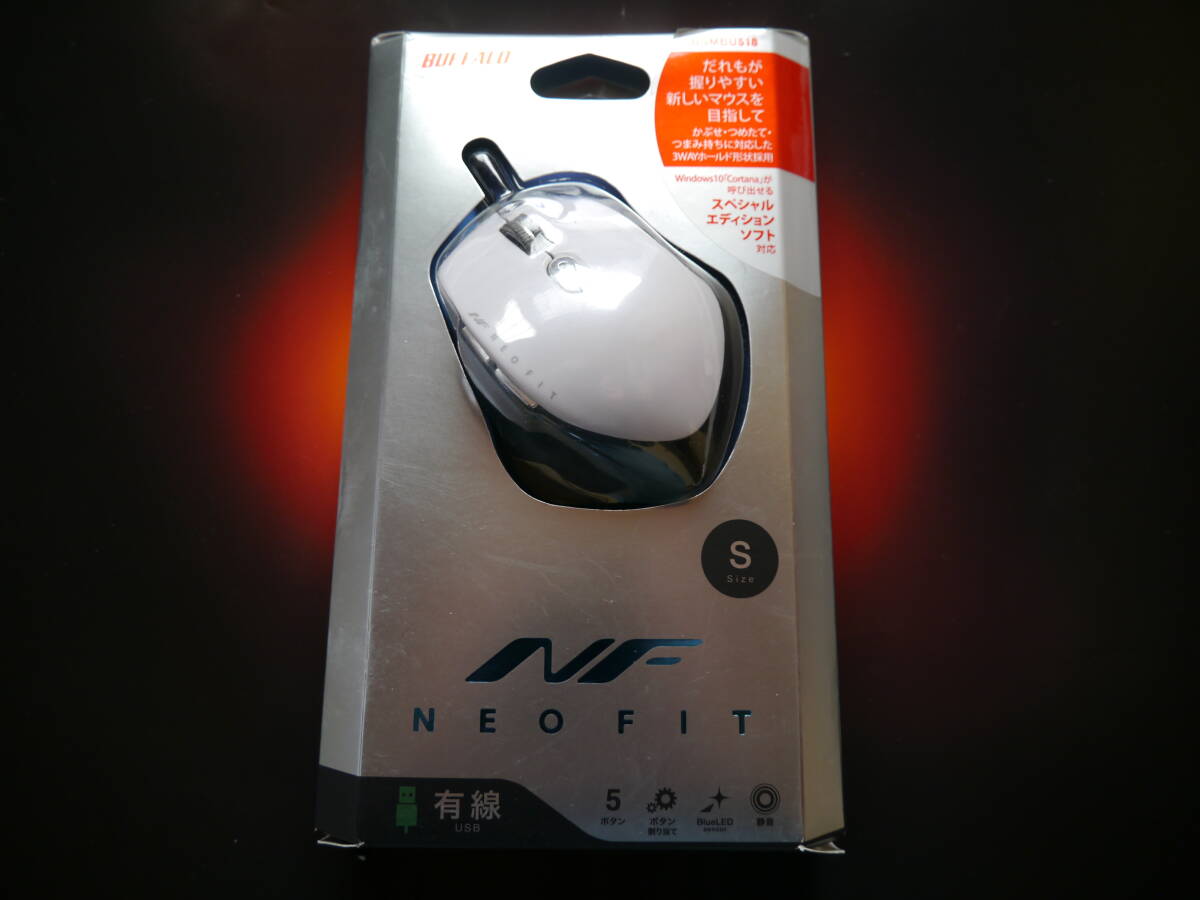 【中古】バッファロー[BAFFALO] 有線静音マウス ネオフィット[NEO FIT] (ホワイト) Sサイズ 青色LED BSMBU518SWH