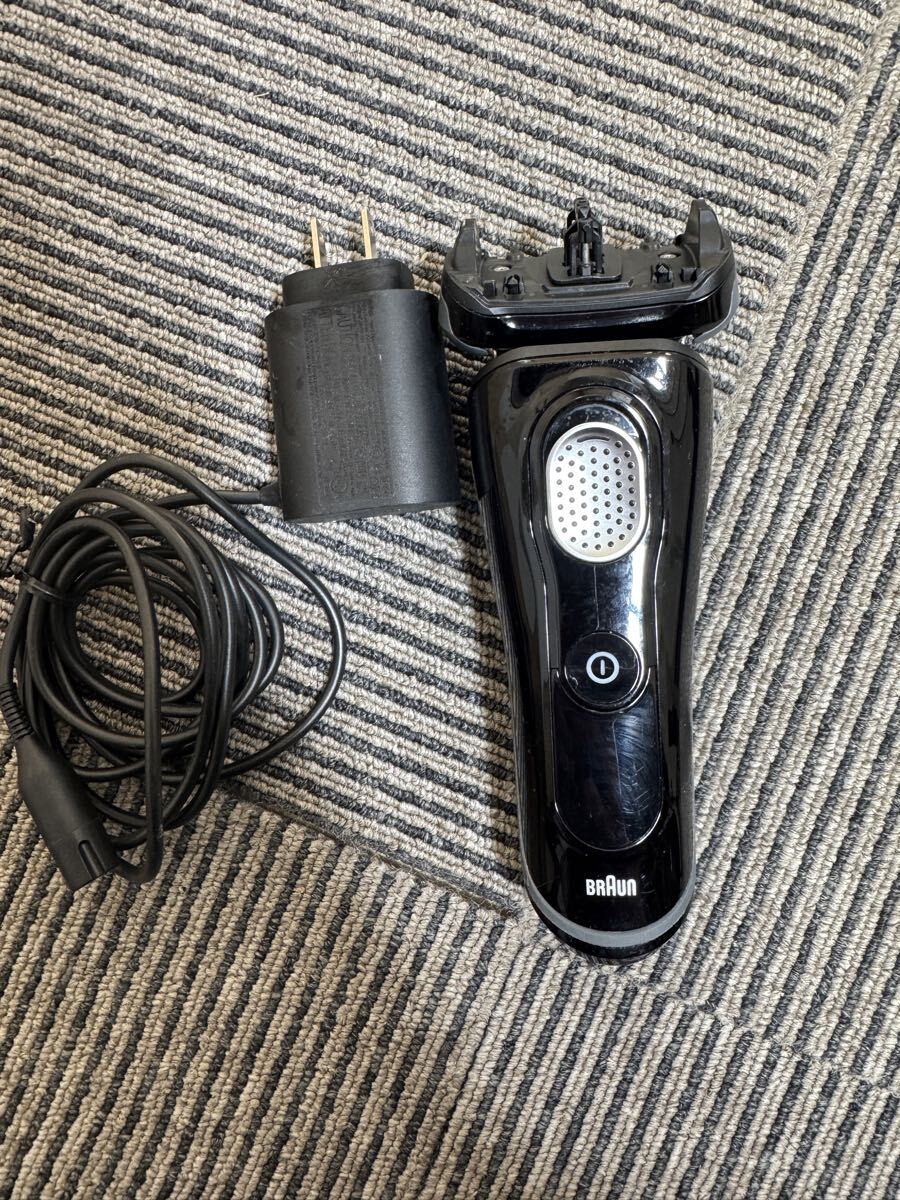 動作確認済 ブラウン BRAUN シェーバー 5790 本体+ACアダプターセット 替刃欠品 中古 
