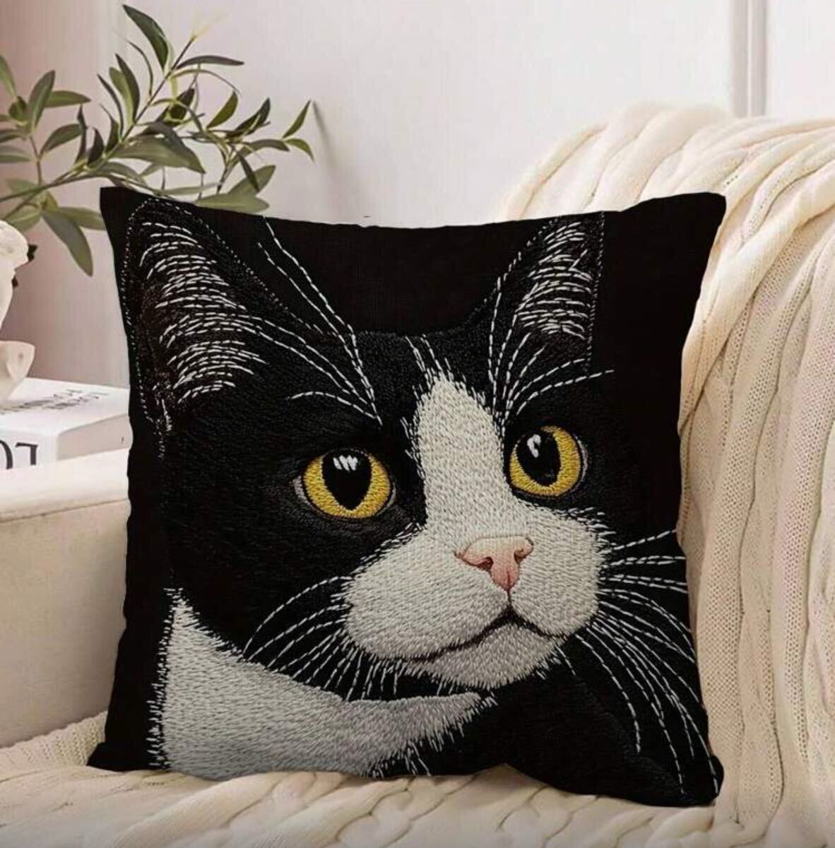 ■新品■クッションカバー■【45㎝×45㎝】【642 ハチワレ猫】平面　正方形　リアル　かわいい　　2D しっかり素材