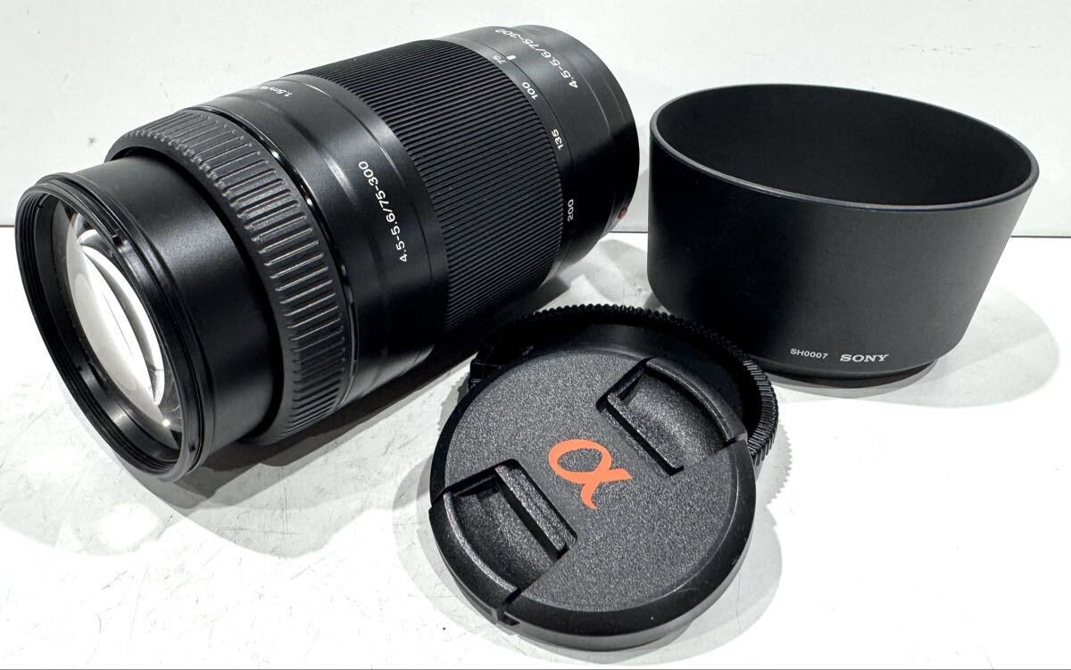 251204A☆ SONY 4.5-5.6/75-300 1.5m/4.9ft MACRO φ55 Aマウント AFレンズ レンズフード付 ♪配送方法＝おてがる配送宅急便(EAZY)♪