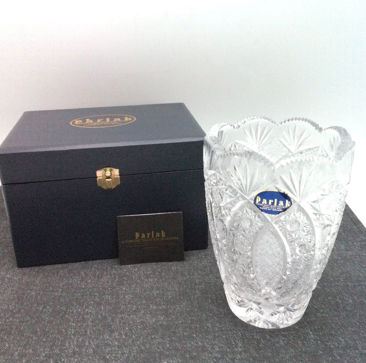 Parlak クリスタルガラス フラワーベース ボヘミアガラス ハンドカット OVER24％PBO 花瓶 高さ19cm トルコ 花入 元箱・しおり付【道楽札幌