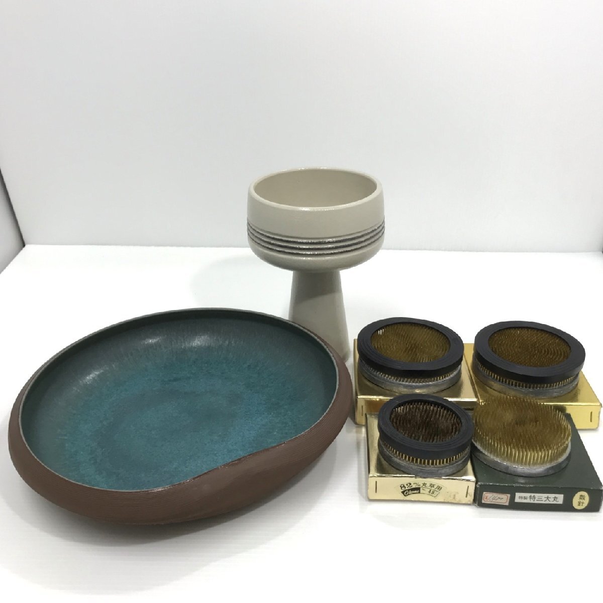 生け花 花器 剣山 まとめ /筋目水盤 清山焼 直径約32.5㎝/高足水盤 光山 直径15㎝/剣山 丸型 ゴム付 Otome 110㎜ 82㎜ 丸草用など【道楽札