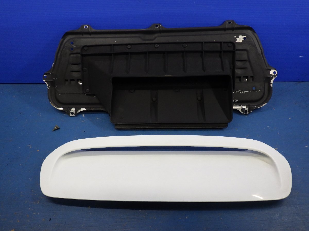 レガシィワゴン ボンネットダクト ホワイト 51E BH5