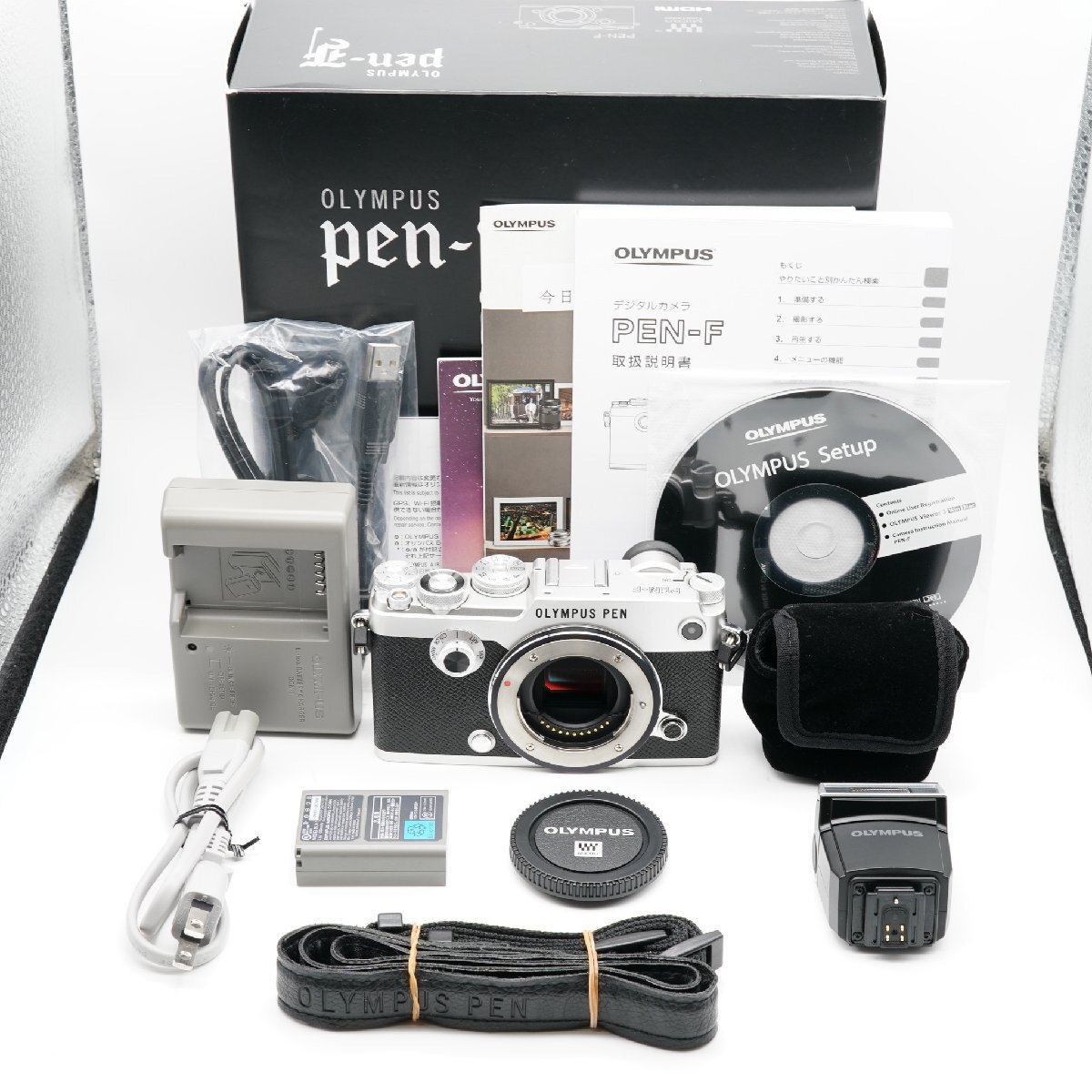 ほぼ新品 オリンパス OLYMPUS PEN-F シルバー ボディ シャッター回数2423回！あると嬉しい元箱・取説付！