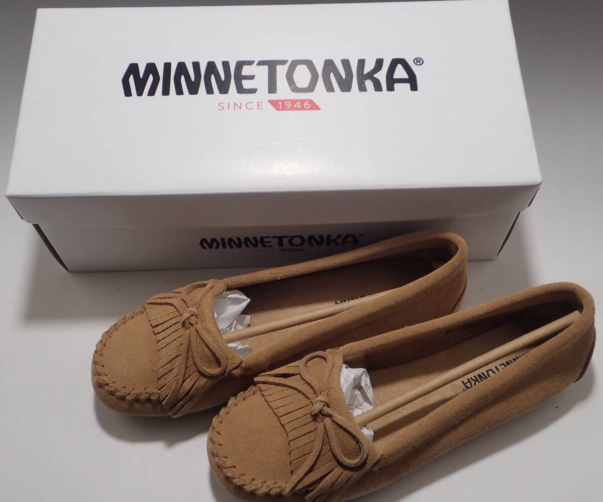 新品 送料無 MINNETONKA ミネトンカ 25m 25.0cm レディース シューズ モカシン シナモン ベージュ ブラウン 69971 スエード 革 スリッポン
