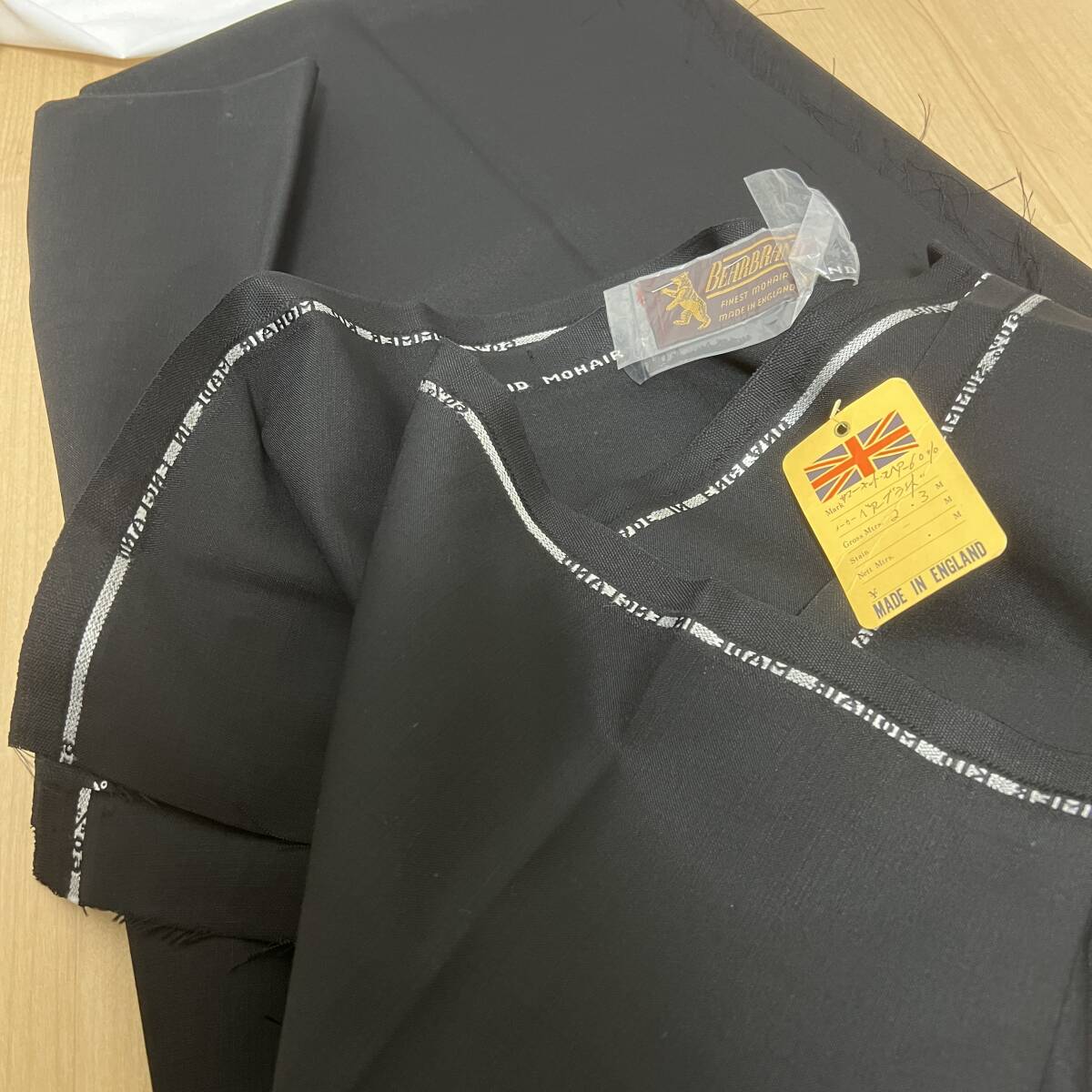 仕立て屋閉店品 スーツ生地 英国製 finest mohair黒　モヘア 保管品 服地 布地 ビンテージデッドストック 現状品 管理698-I11