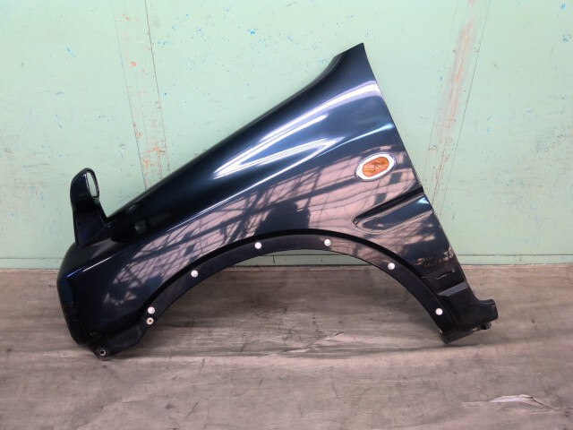ジムニー TA-JB23W 左Fフェンダー 58811-81AA0
