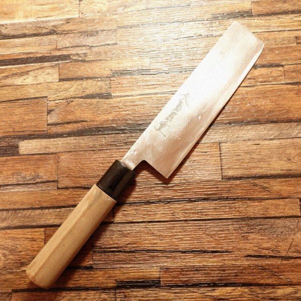 矢島國重 菜切包丁 研ぎ済 手打ち 本割込 菜切り 梨地仕上げ 半鏡面仕上げ 両刃 昭和の良仕事 国重 165mm
