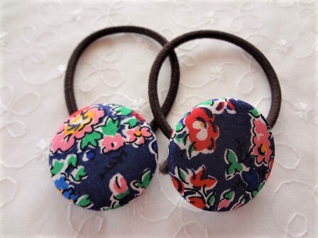 *ハンドメイド*リバティ*Tatum/ネイビーレッド*２７ｍｍ*ヘアゴム*２個セット*