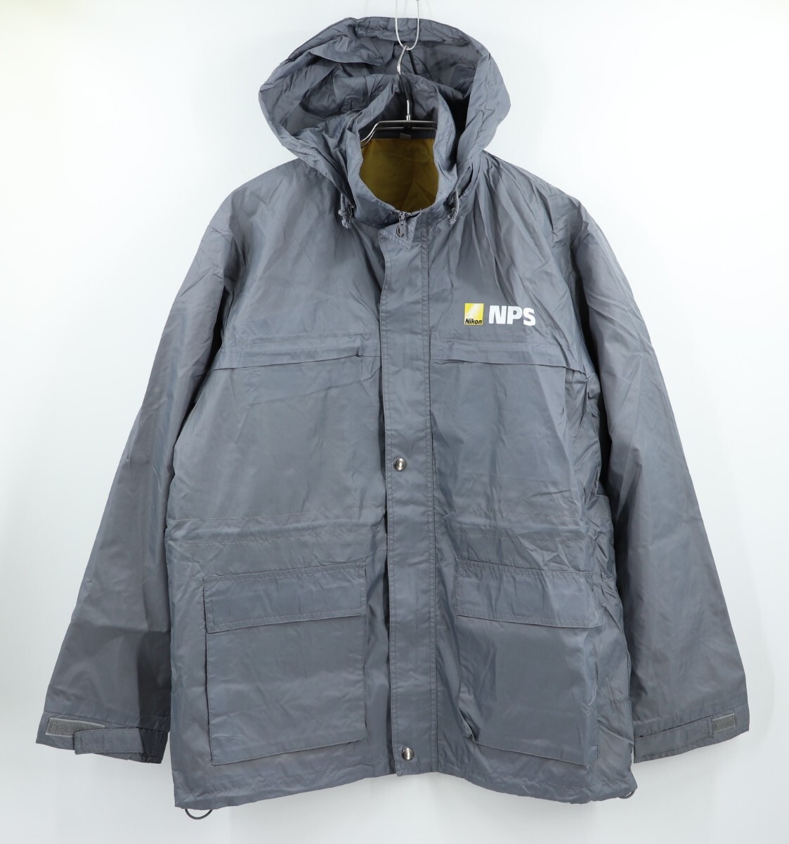 現品2XL新品 海外正規非売品 NIKON ニコン NPS ウインドブレーカー フード ジャケット ナイロン グレイ 灰色 薄め 春夏秋用 2XL 管理0nskcb