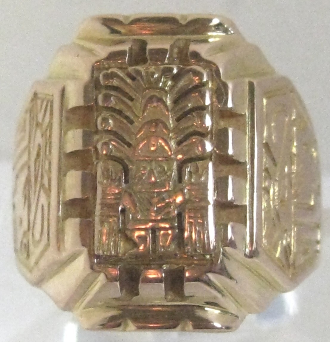 【東京 谷中 質屋おぢさん】極美品 男女兼用 18K 18金リング 指輪 印台 古代中世柄 #18.5~19