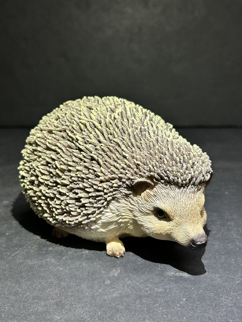 ● コレクター必見 樹脂製 ハリネズミ オブジェ 置物 インテリア 飾り 雑貨 小物 リアル アニマル コレクション Zr964