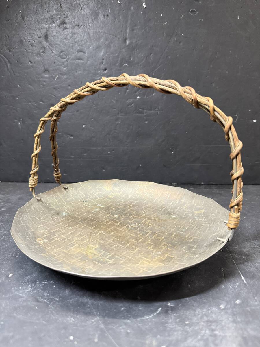 ★コレクター必見 ビンテージ 金属製 菓子器 取っ手付き 金属工芸 金属細工 インテリア 置物 昭和レトロ 現状品 Se720