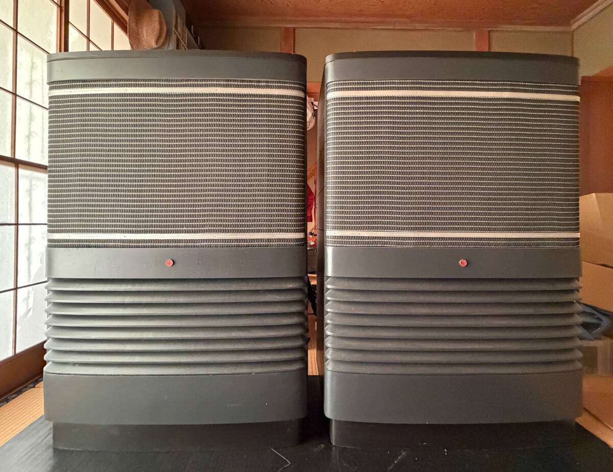 RCA LC-1 (LC-1A初期型 ※コニカルドーム(コブ)が付く前の型) MI-11411 2台 ・エンクロージャー MI-11401 2台 オルソン博士