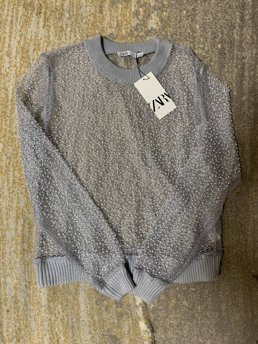 新品タグ付き　即完売　ZARA パール付きグレー　シースループルオーバー