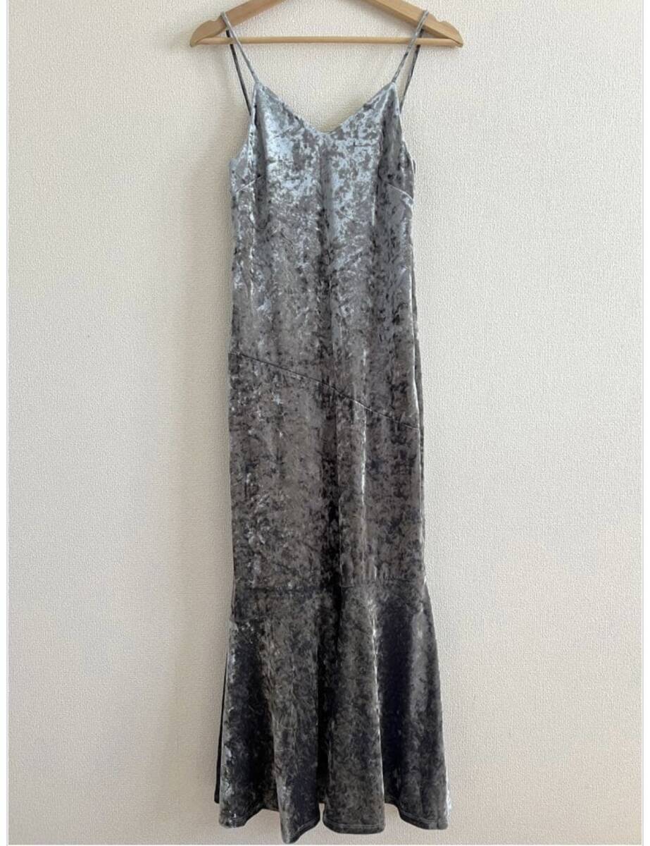 新品タグ付き　ZARA ベロアワンピース　シルバーグレー