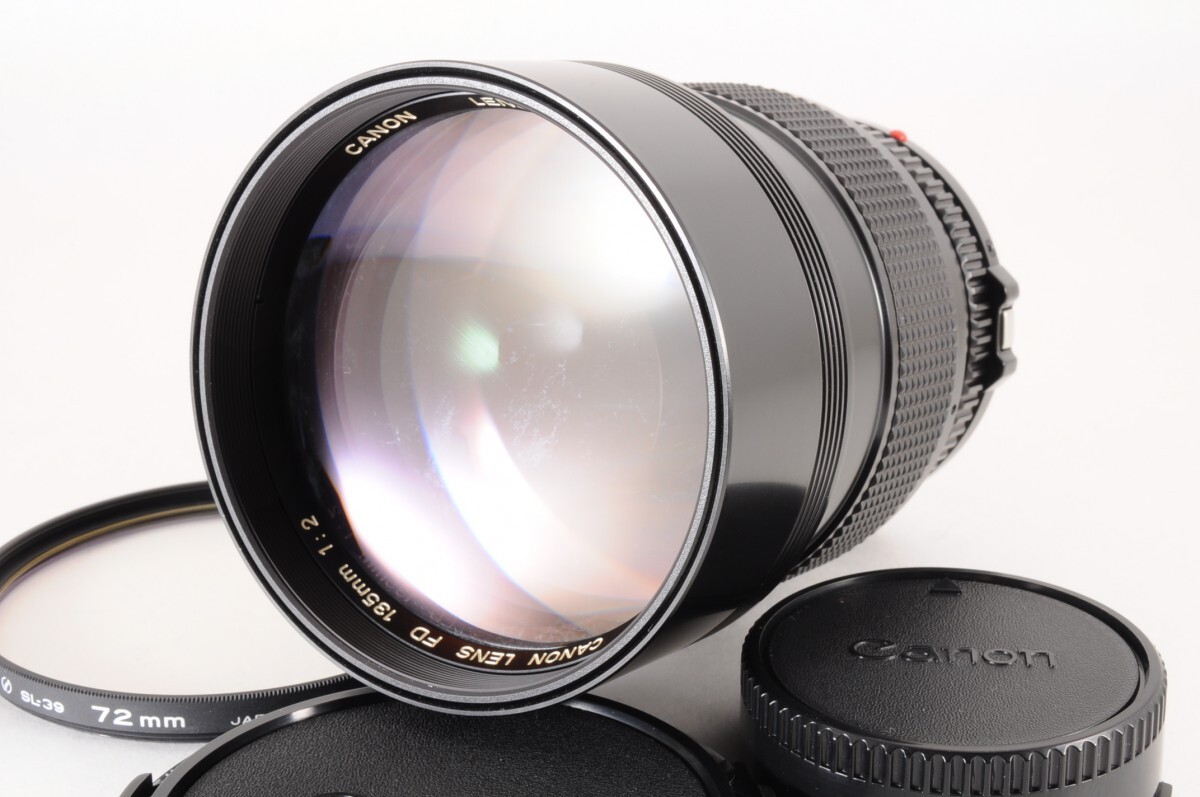 動作品 Canonキャノン New FD 135mm F2 中望遠 単焦点 レンズ キャップ 一眼レフ フィルム カメラ マニュアルフォーカス RR-702S/714