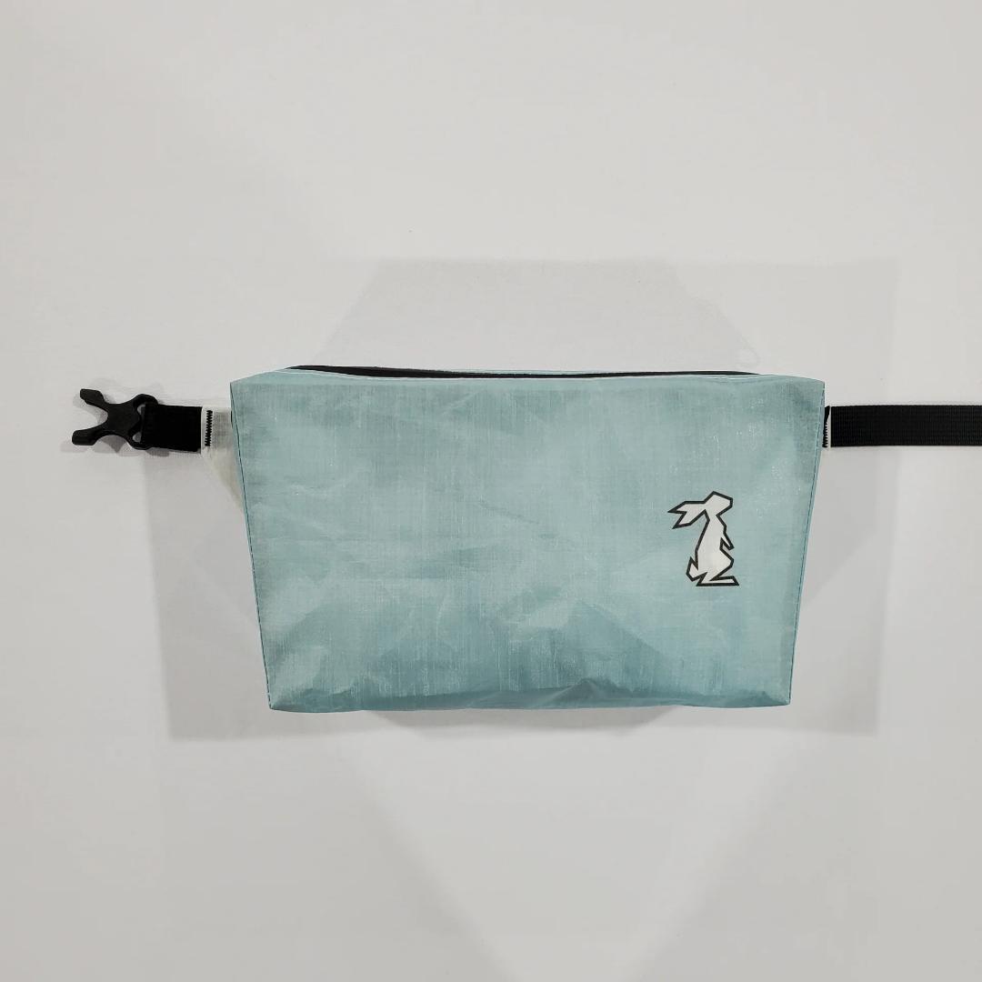 HIGH TAIL DESIGNS Fanny Pack 1.5 Cloudy Skies　ハイテールデザイン　DCF　ファニーパック　ウエスト　ポーチ　UL　防水　軽量　山　道