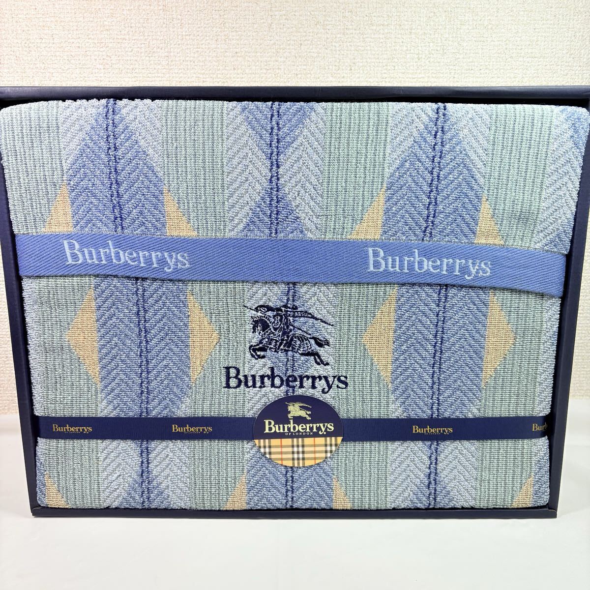 美品未使用品　Burberry BURBERRY タオルケット　ブルー　140×190cm 文字ロゴ　ブルー　東武百貨店