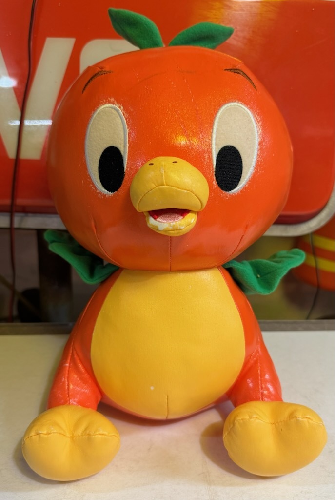 激レア？ レトロ ヴィンテージ 東京ディズニーリゾート TOKYO Disney RESORT タグ付き オレンジバード お座り 30㎝ ぬいぐるみ USEDです