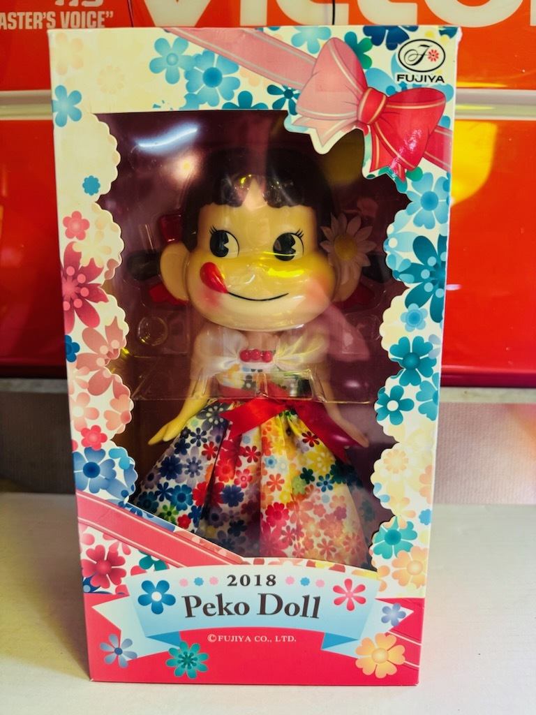 不二家 FUJIYA ペコちゃん 人形 セブンイレブン限定 2018 PekoDoll 未使用品 です