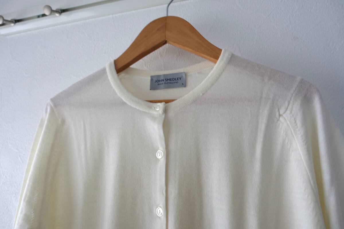 美品 イギリス製 JOHN SMEDLEY ジョンスメドレー オフホワイト ウールニット クルーネック カーディガン Sサイズ