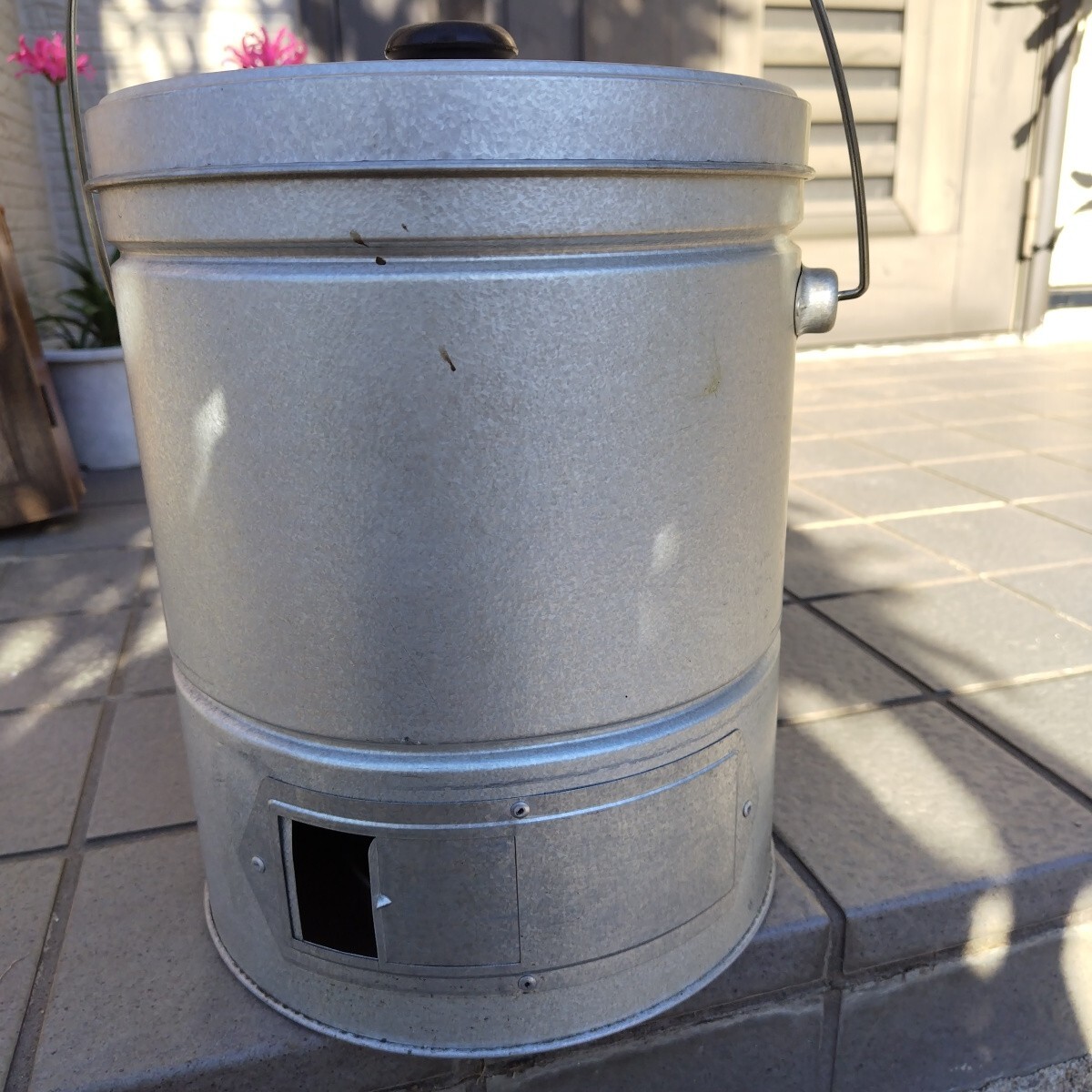 燻製器　円筒型　鉄製　野菜　魚等に!!　(中古)　