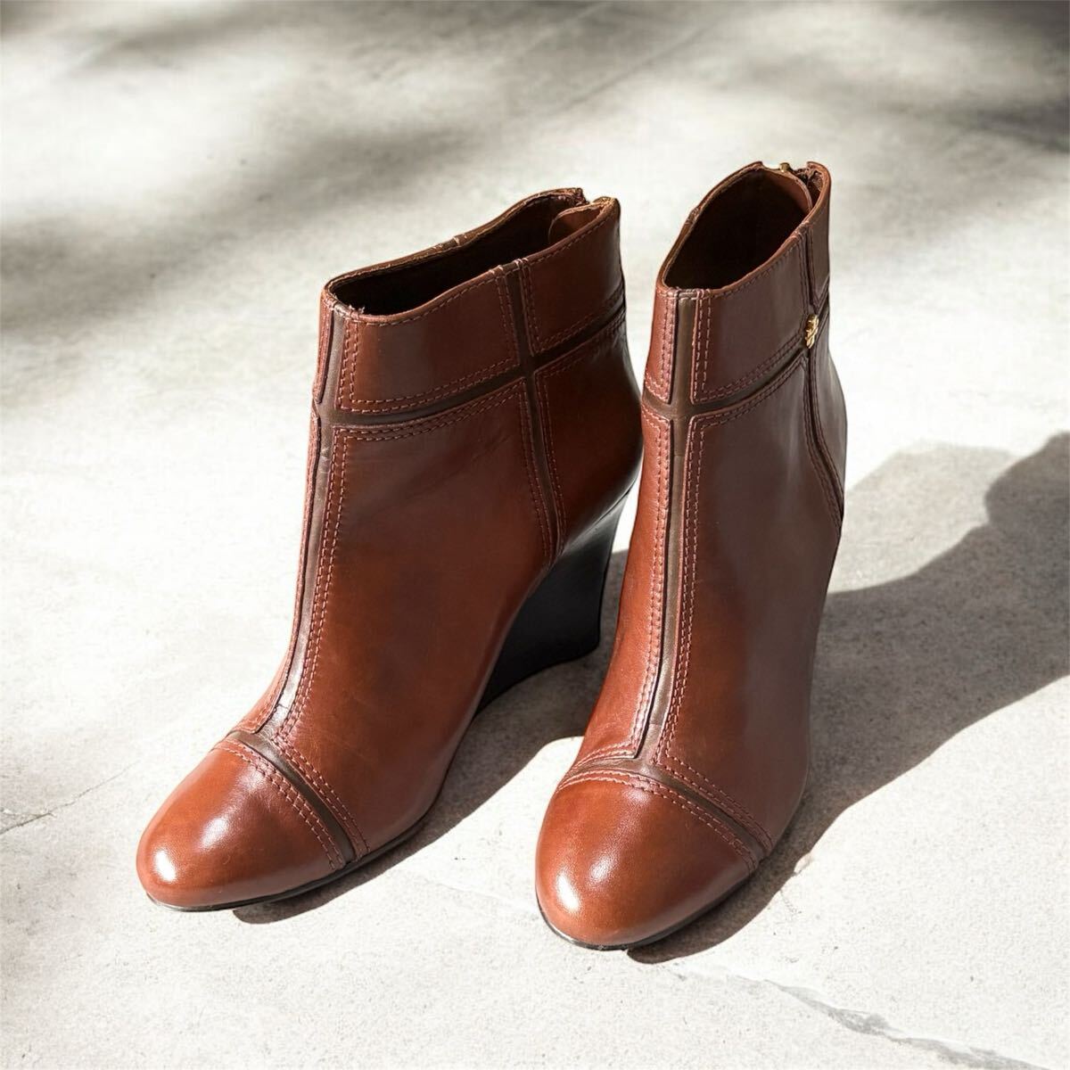 美品 TORY BURCH トリバーチ 8M ブラウン系カラー レザー 革 バックジップ ウェッジソール ショートブーツ ブーティ