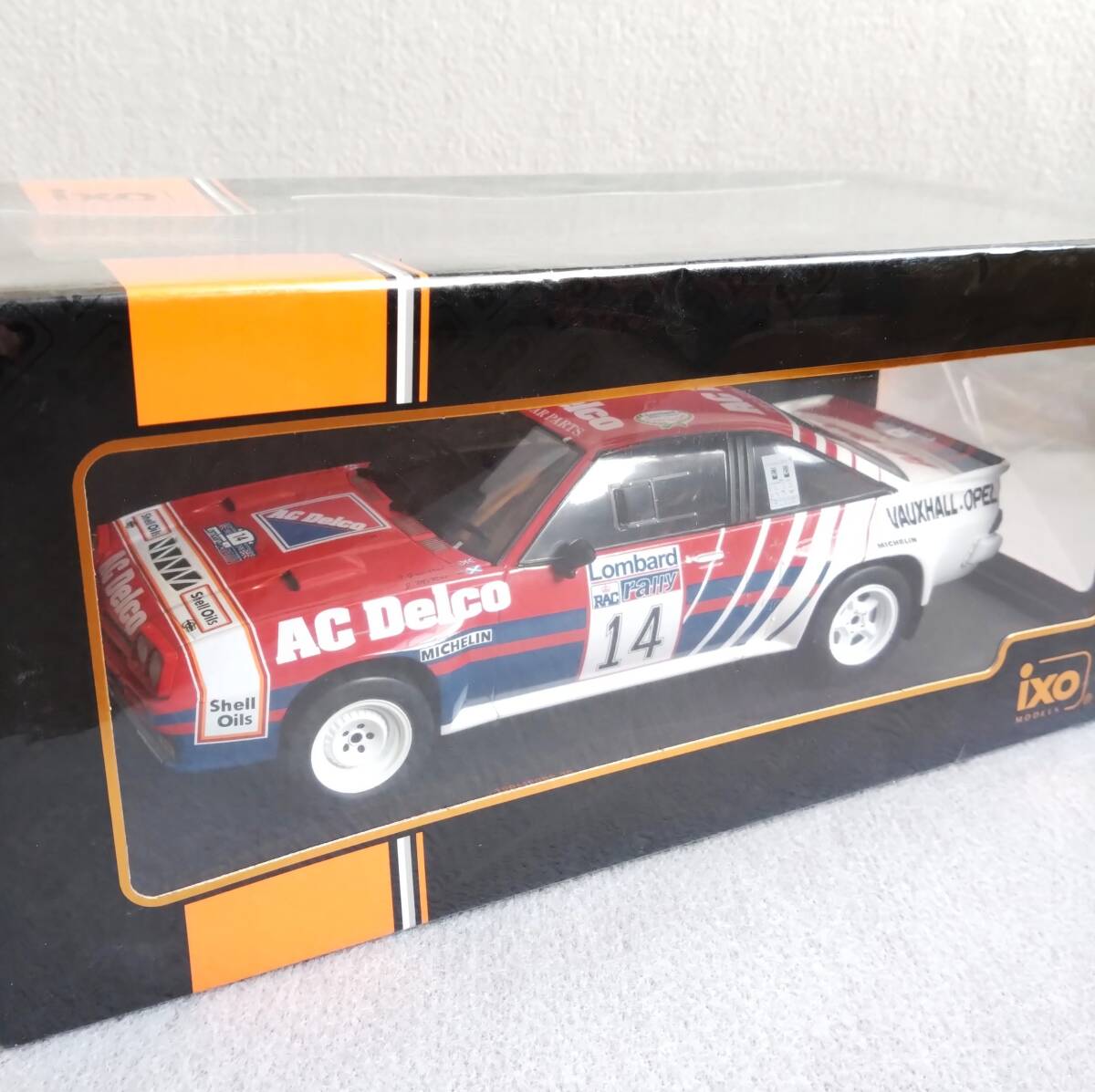 【新品未開封】 ixo 1/18 オペルマンタ 400 1985年 RACラリー #14 J.McRae/I.Grindrod Opel Manta 18RMC098.20 ミニカー イクソ