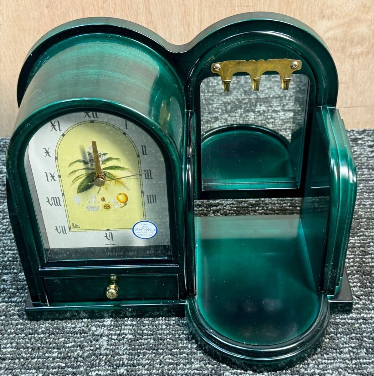 20251229-8 長期保管品　動作確認済　クオーツ時計　 置き時計　キーフック付き　小物入れ付き　昭和レトロ　アンティーク　 置時計