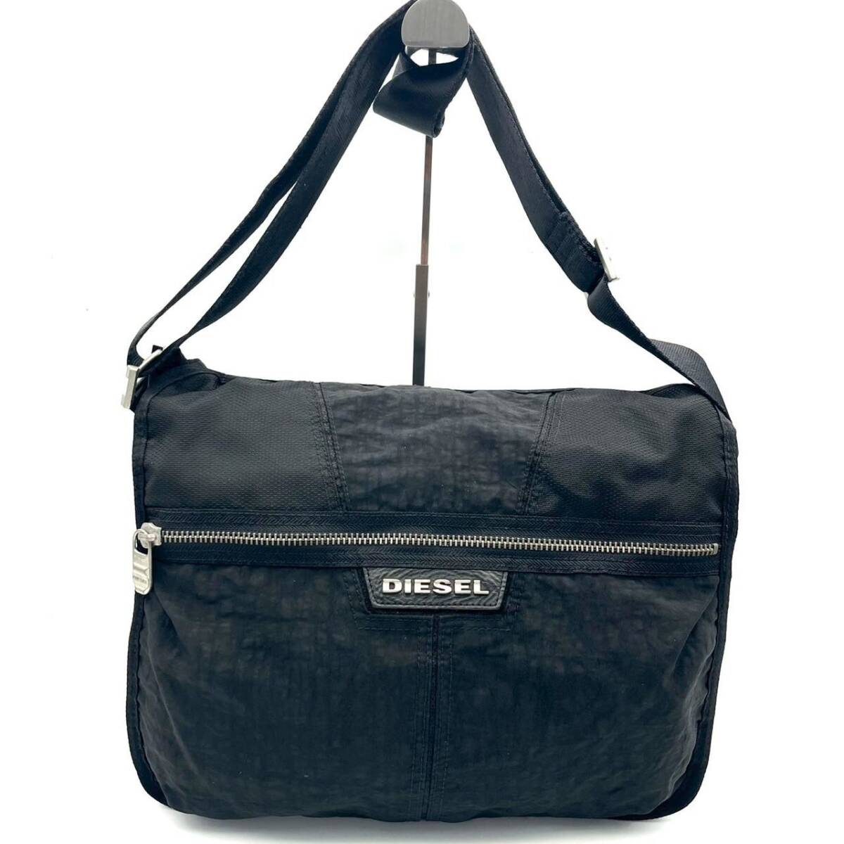 SW0611-30-3 DIESEL ディーゼル ナイロン製 ショルダーバッグ クロスボディバッグ ロゴ ブラック H28 W36 D10 100サイズ