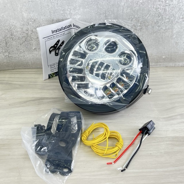 ヘッドライト 【未使用】HENGTUAOTO 7インチ クローム LED 多機能マトリックス カフェレーサーボッベに対応 バイクパーツ / 513493 在★4