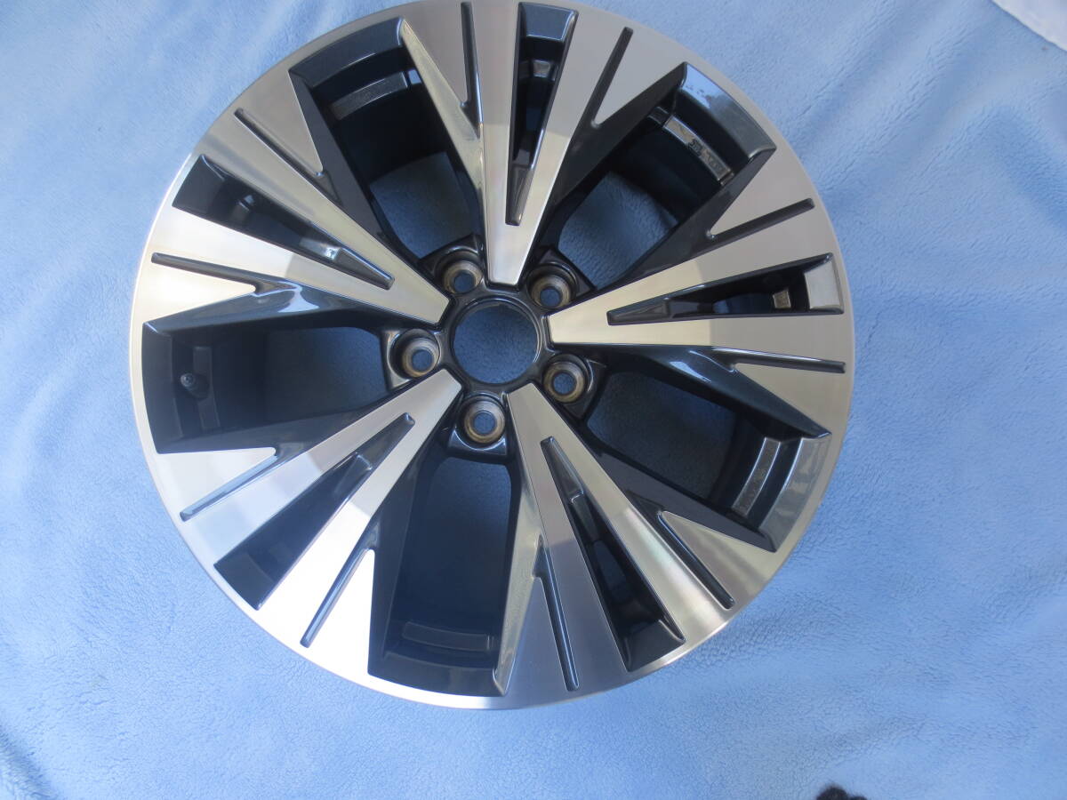 エクストレイルT33　18インチ純正ホイル　18X7,5J　40　5H　美品良品　