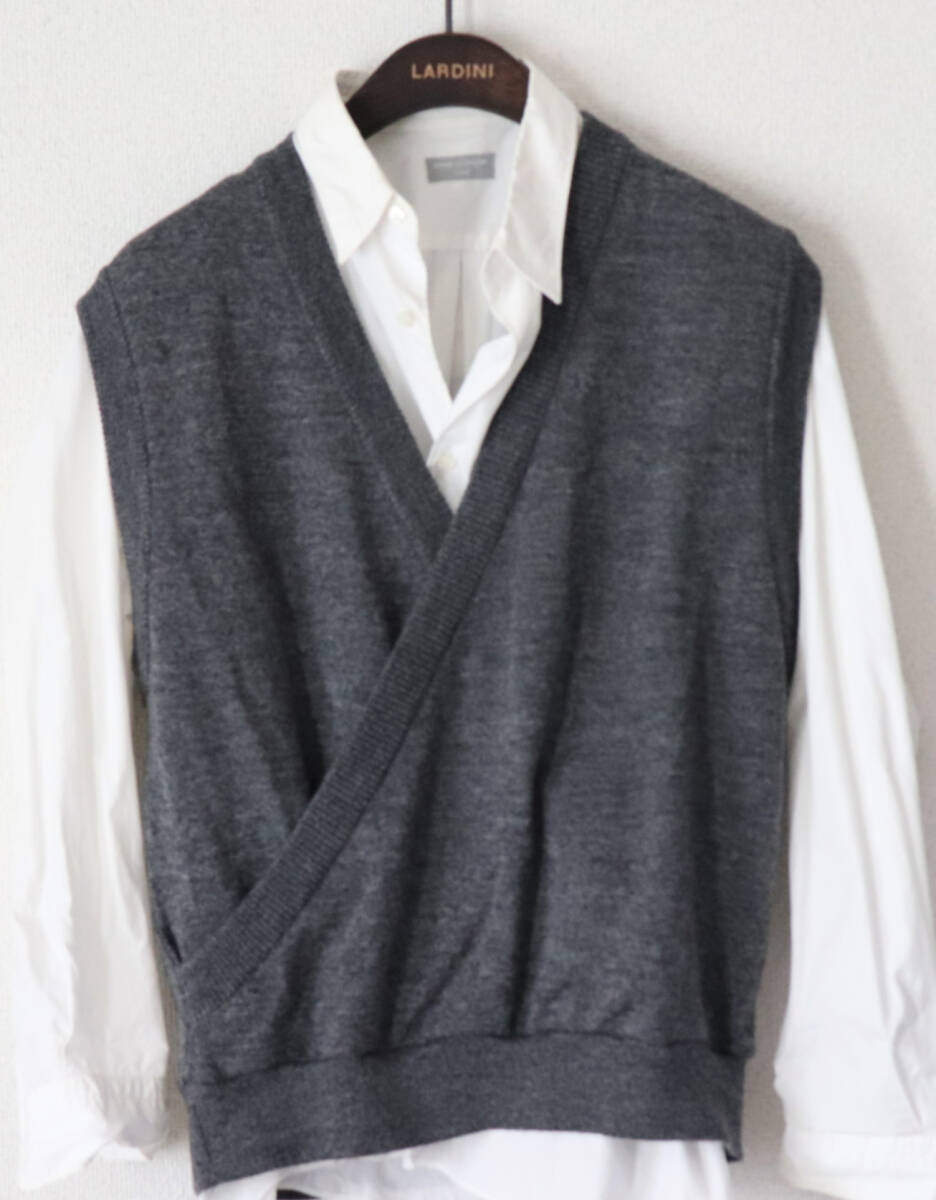 21,450円新品タグ付き【Sam scuri サムスクーリ】毛100％ フロントクロス ニット ベスト M v6361 洗えるセーター 男女兼用