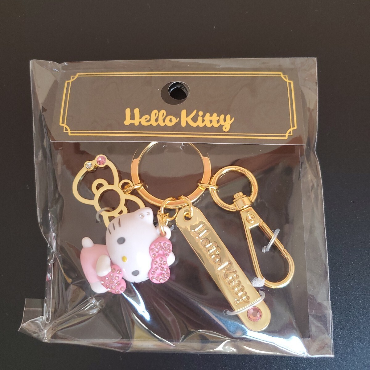 ハローキティ　ストーン付き立体キーホルダー　P　キーリング　バッグチャーム サンリオ マスコット　Sanriooriginal HELLO KITTY 未開封