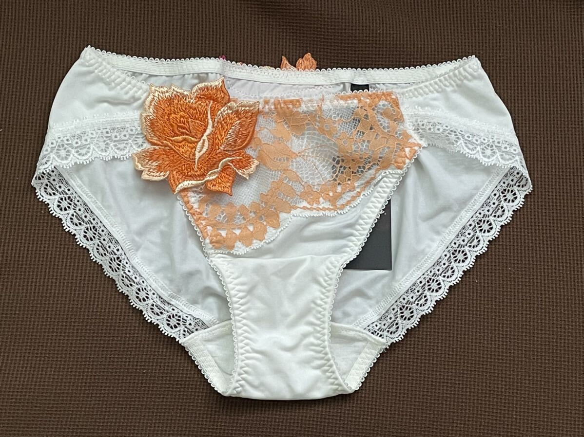 ワコール　サルート　ショーツ　 Mサイズ 　恋の手ほどき 　IV 32 複数あり