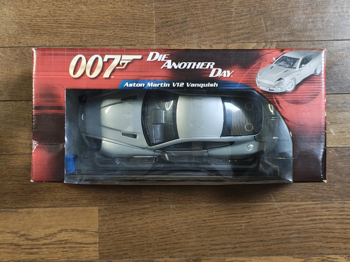 当時物 アオシマ発売 1/18 007 DIE ANOTHER DAY Aston Martin V12 Vanquish 007ボンドカー アストンマーチン パンキッシュ デッドストック