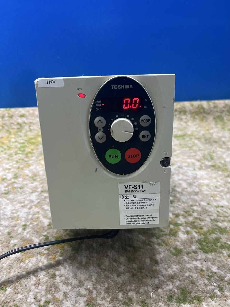 TOSHIBA インバーター VF-S11 3PH-200V-2.2KW　通電確認のみ