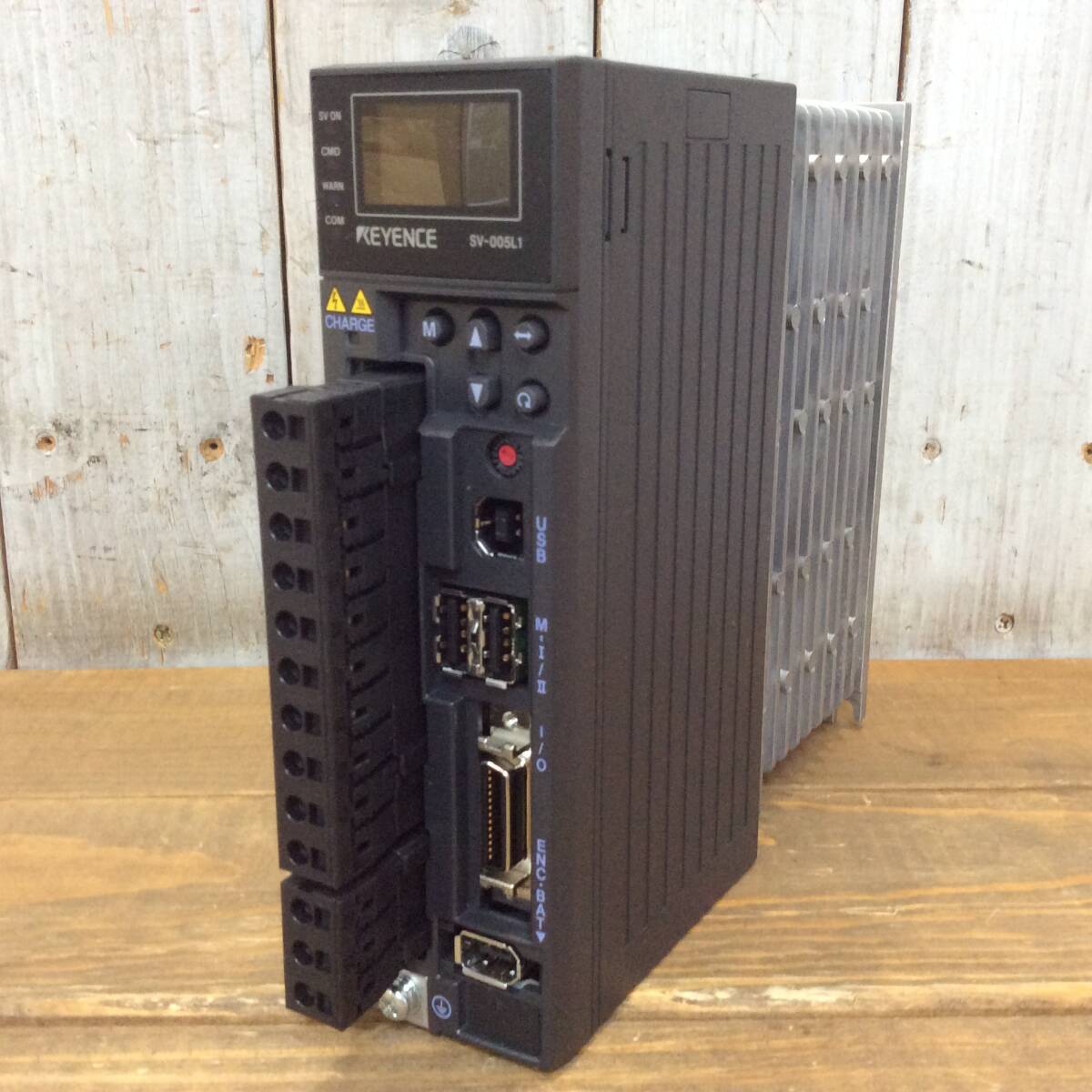 【AH-13617】中古品 KEYENCE キーエンス ACサーボシステム 単相AC100～115V(50W用) SV-005L1