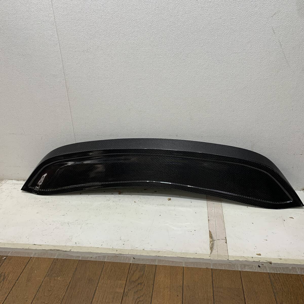 汎用　カーボン　トランクスポイラー　リアウィング　エアロ　外装　車　カーアクセサリー　XZ4200