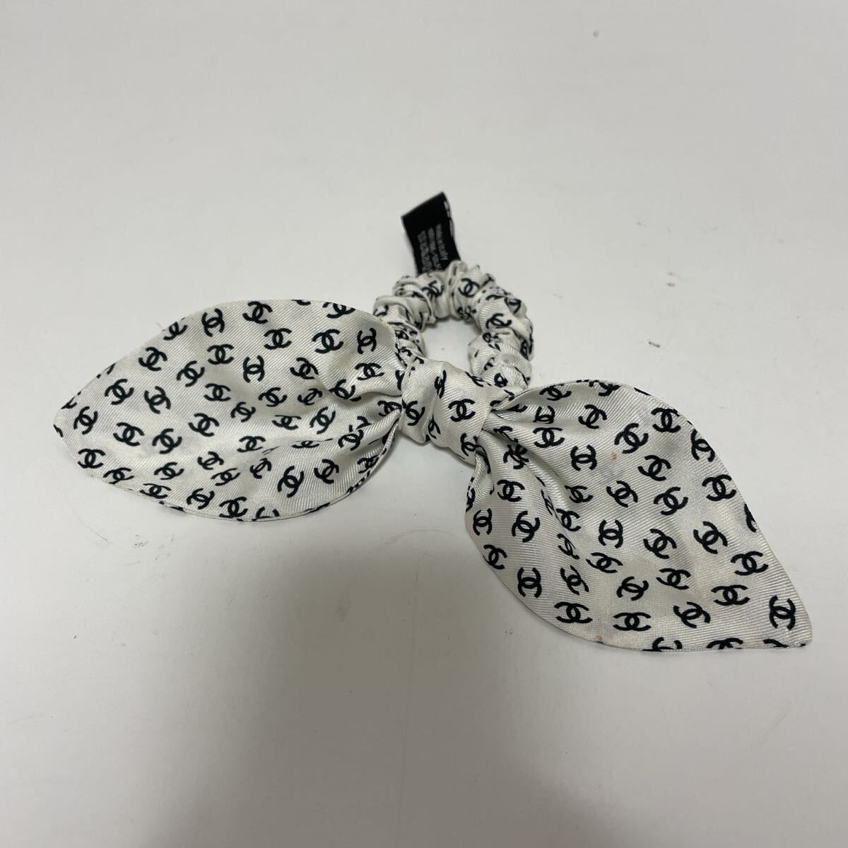 CHANEL シャネル ココマーク シルク シュシュ ヘアゴム ホワイト 中古