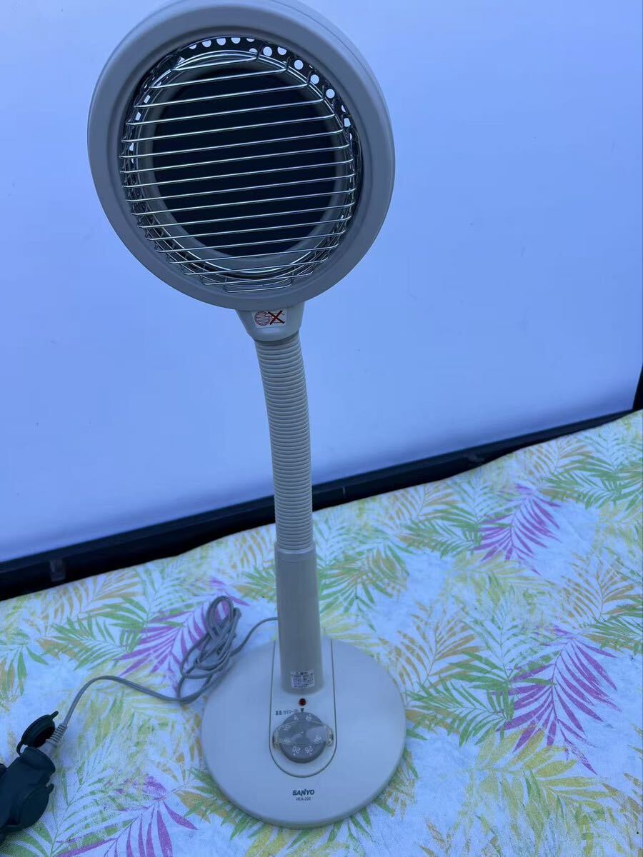 赤外線治療器　サンヨー HEA-202 家庭用赤外線治療器 温熱効果 疲労回復 肩こり 家庭用