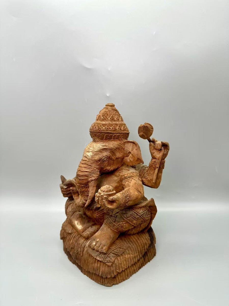 木彫り細工 置物 彫刻　インドネシア　インテリア 店舗オブジェ 高さ約23cm仏像 仏教美術 置物 木彫 天然木 置物 オブジェ 彫刻